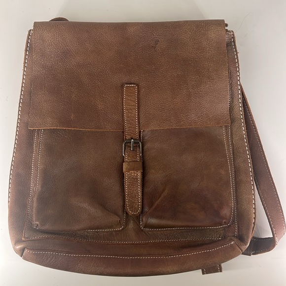 ROOTS Premium Convertible Crossbody into Backpack Brown 100% Leather Bag - Picture 4 of 14